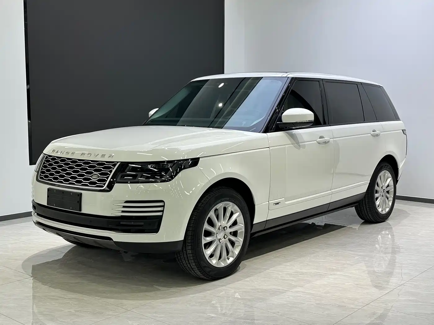 Land Rover Range Rover 2018 3.0 SC V6 Vogue Heritage Extended Edition