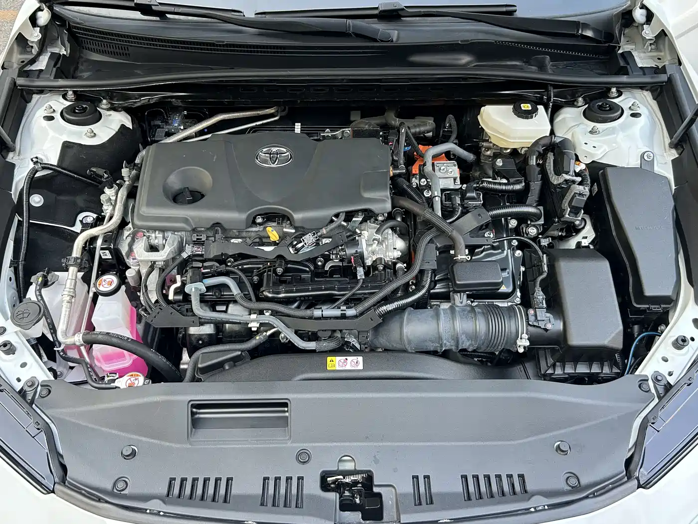 Toyota Camry 2024 Hybrid 2.5HG Premium Edition фото 5