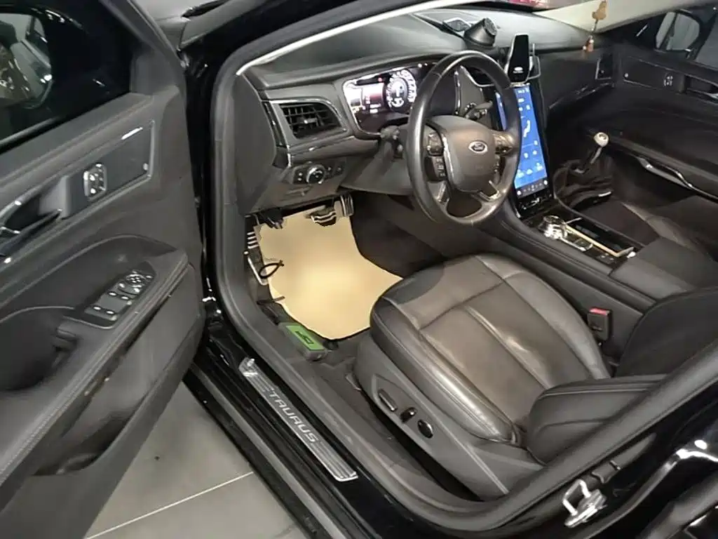 FORD TAURUS