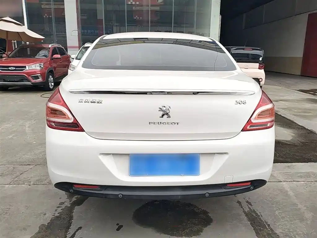 Peugeot 308 2014 Model Joy Edition Classic 1.6L Manual Superior Style фото 6