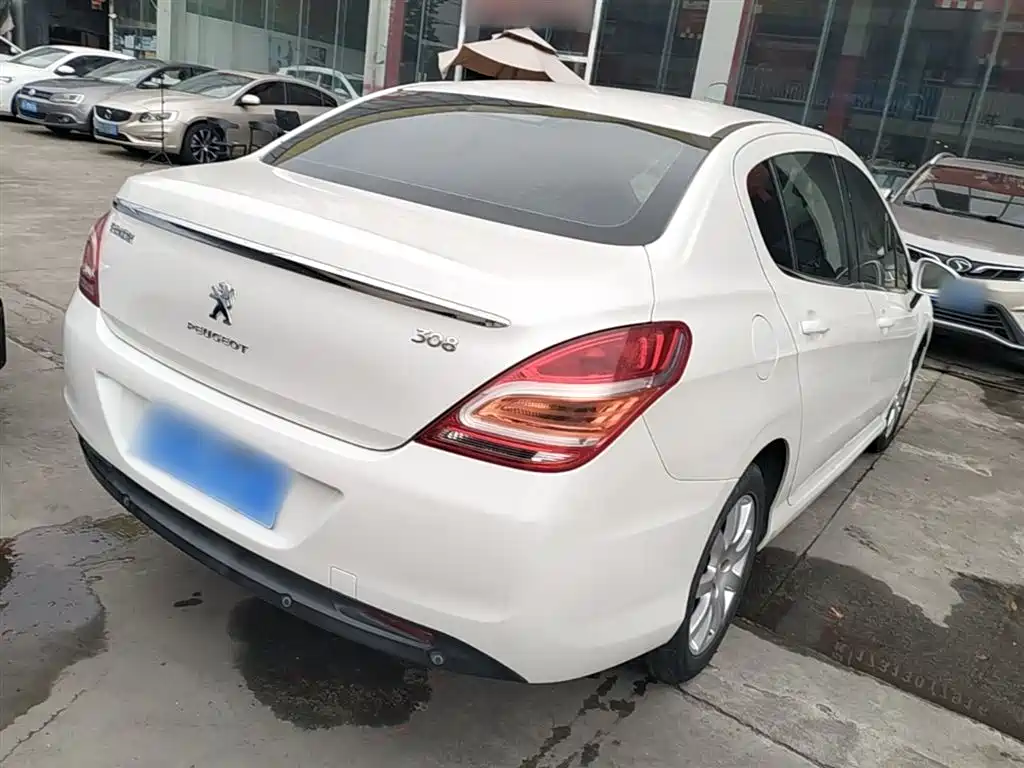 Peugeot 308 2014 Model Joy Edition Classic 1.6L Manual Superior Style фото 7