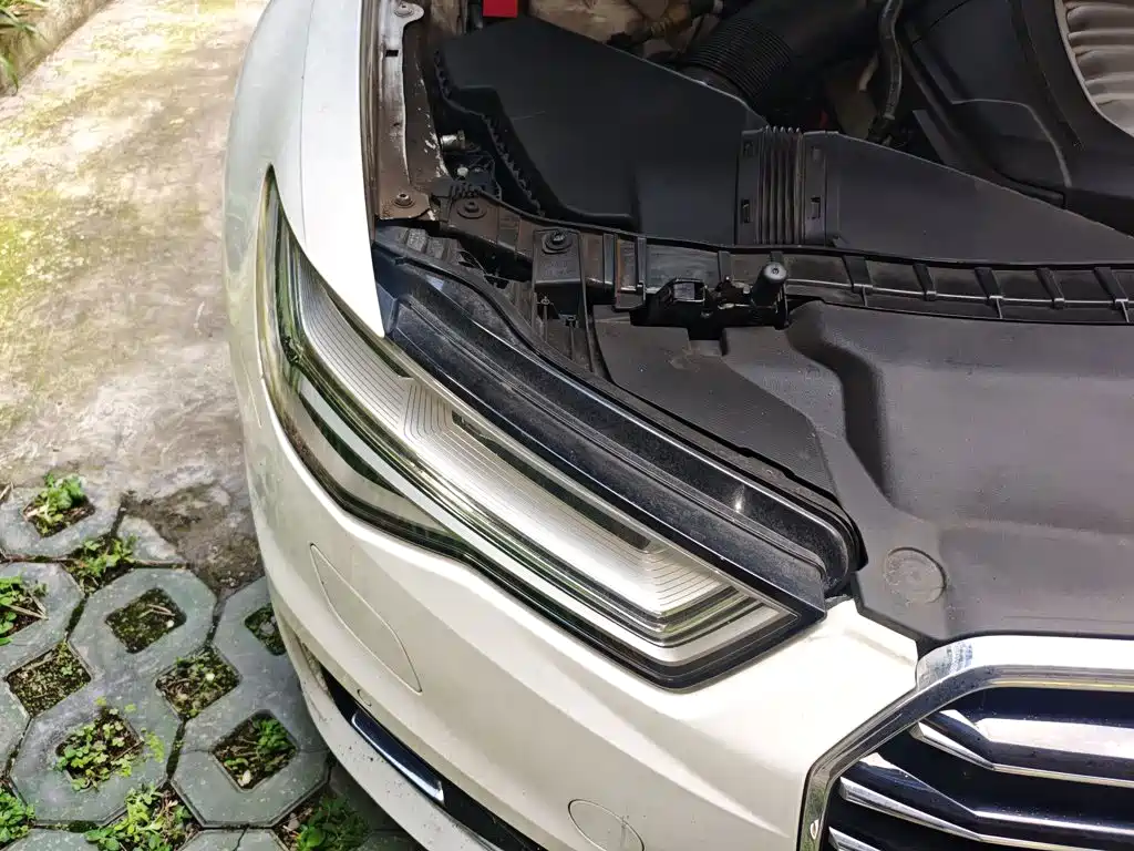 Фото 21 - Audi A6L