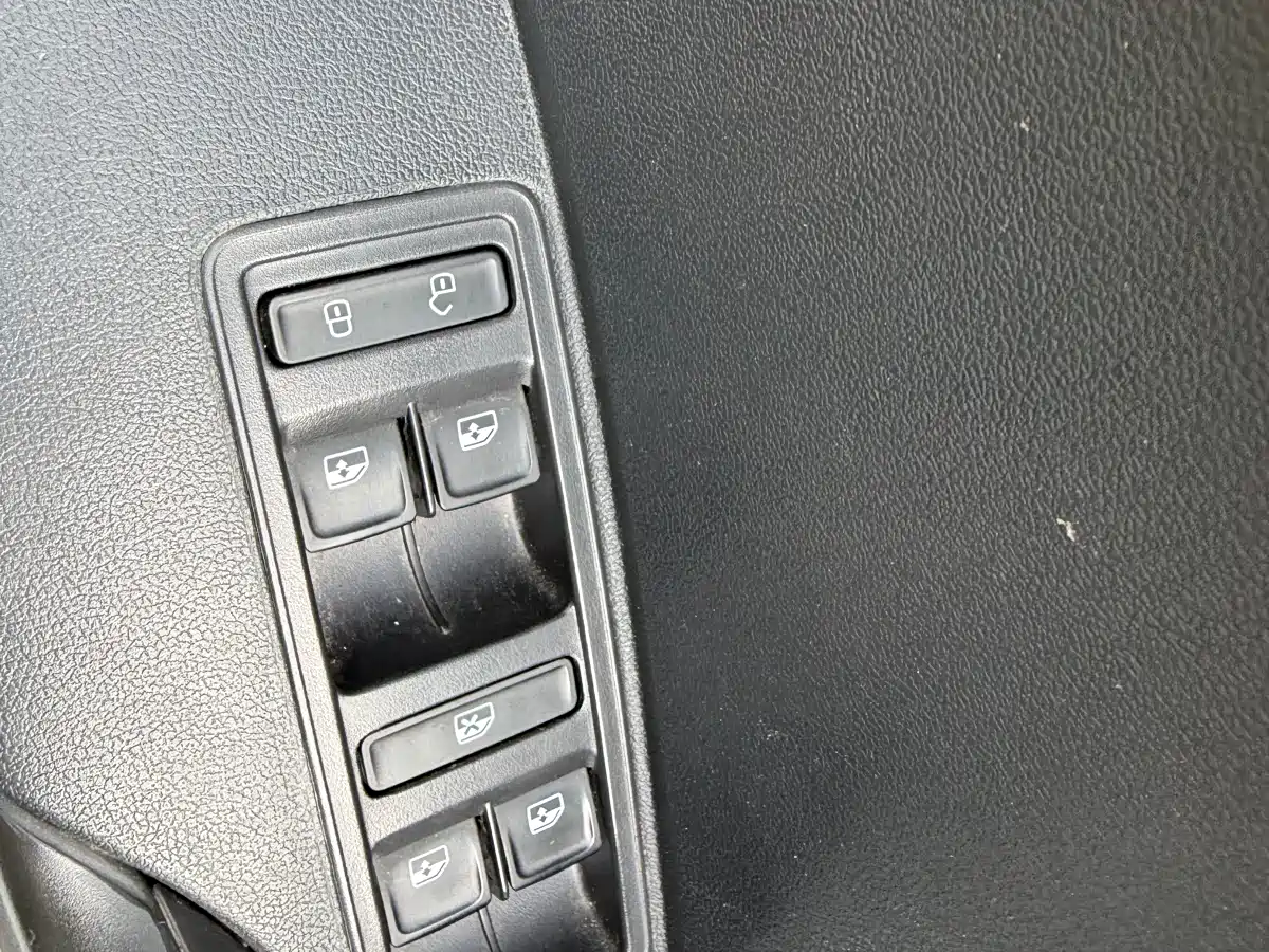 Volkswagen Santana 2018 1.5L Manual Trend Edition фото 11