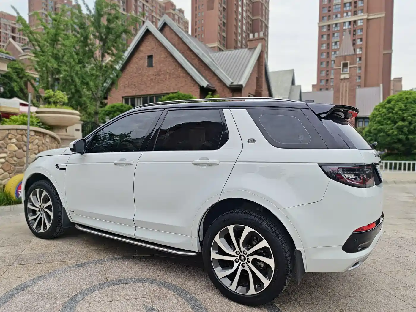 Land Rover Discovery Sport 2021 249PS R-Dynamic SE Performance Technology Edition 5-seater фото 7