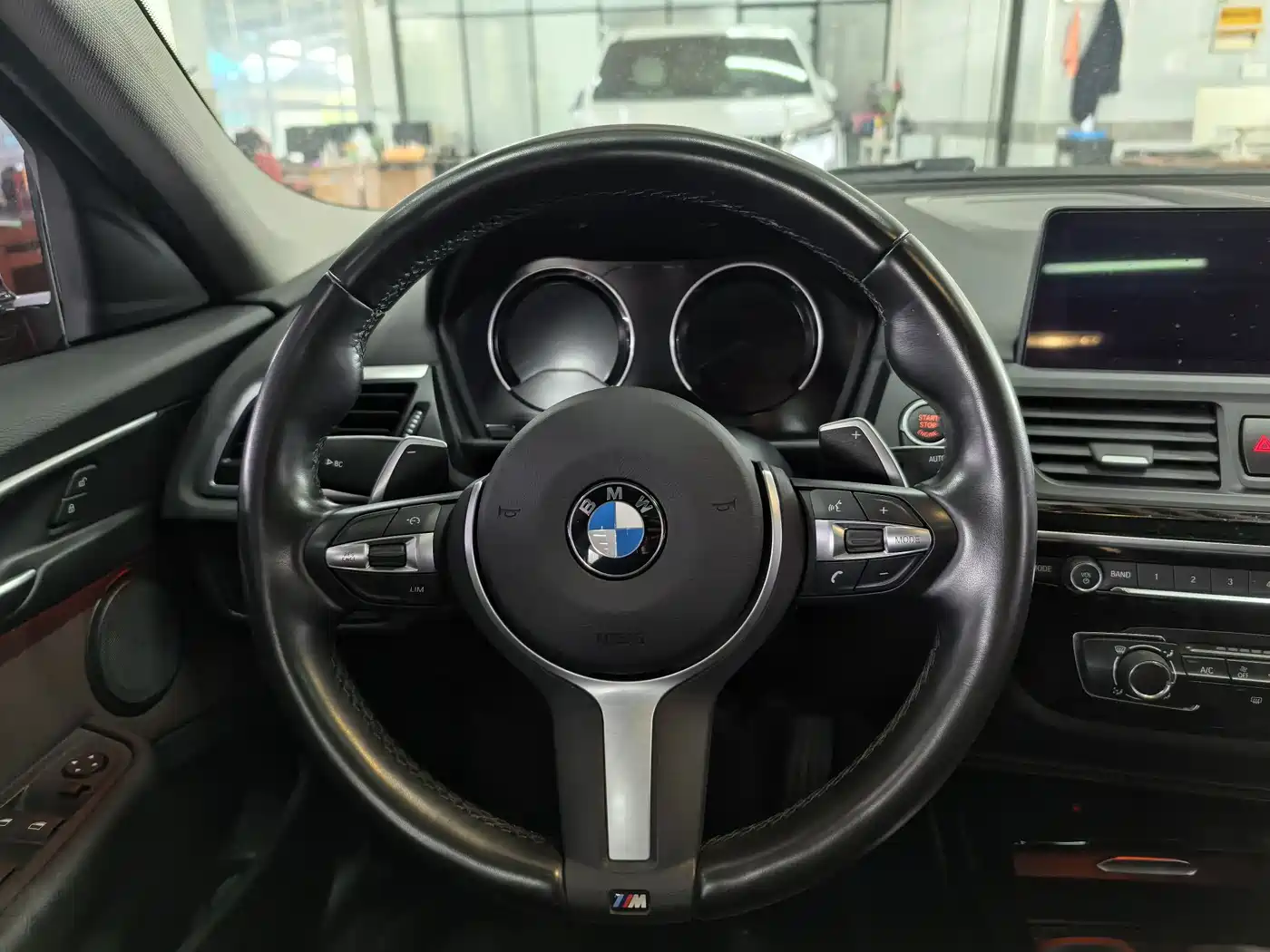 BMW 1 Series 2020 Model 125i Leading M Sport Package фото 11