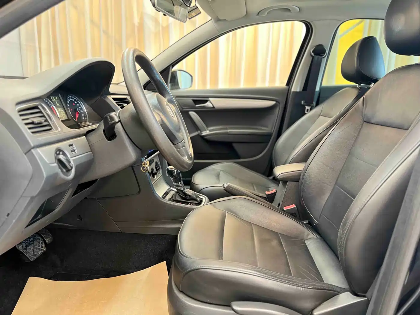 Volkswagen Lavida 2013 Facelift 1.4TSI DSG Comfort фото 6