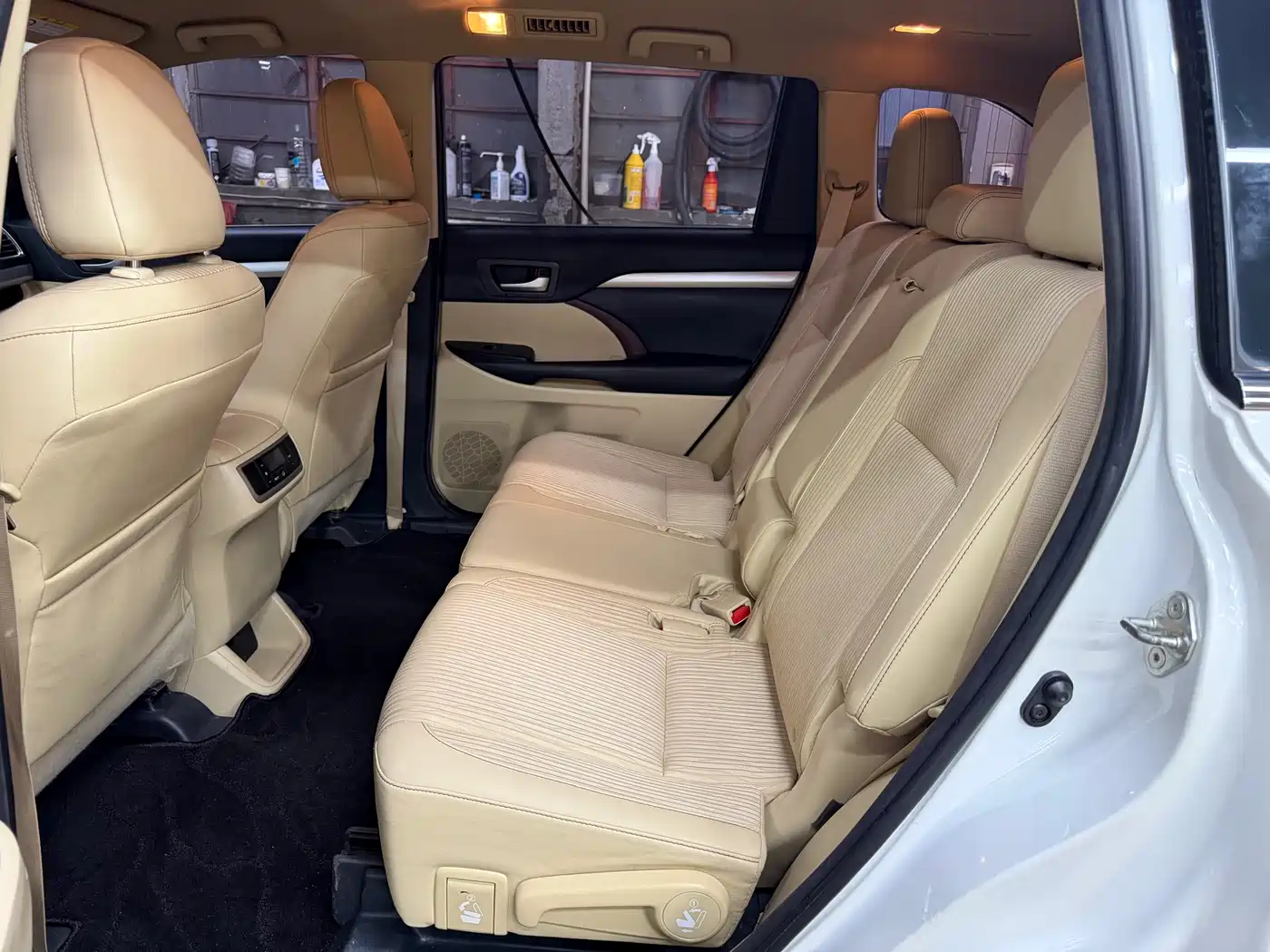 Photo 24 - Toyota Highlander
