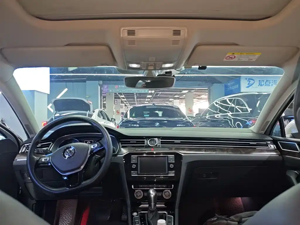 Volkswagen Magotan 2018 330TSI DSG Luxury фото 18