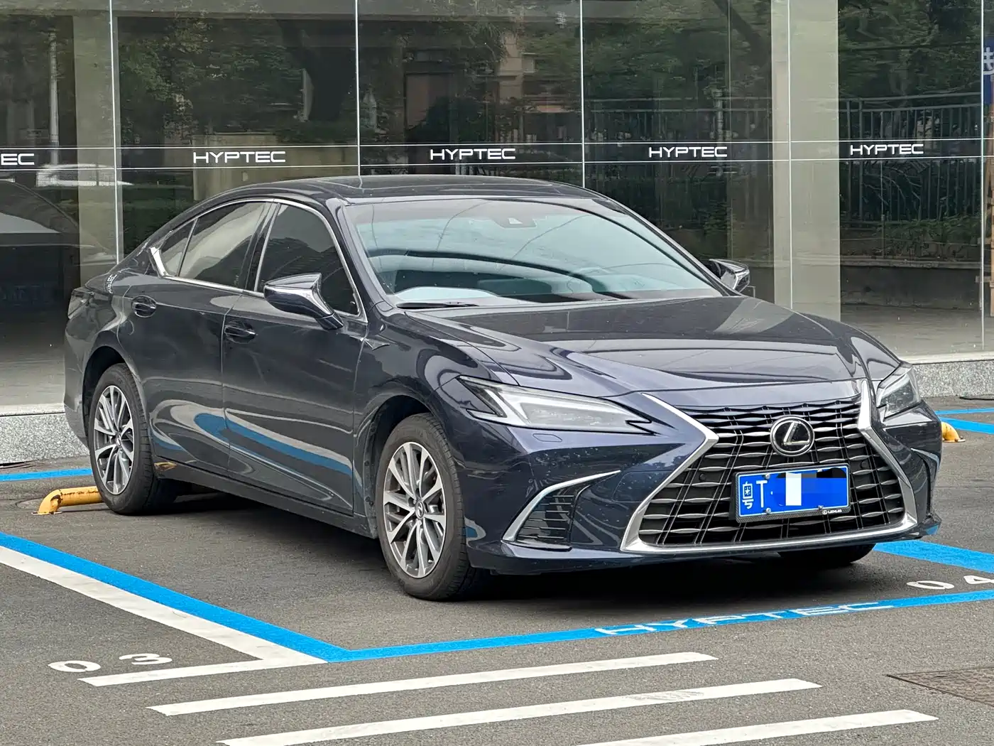 Lexus ES 2025 200 Ultimate Edition фото 3