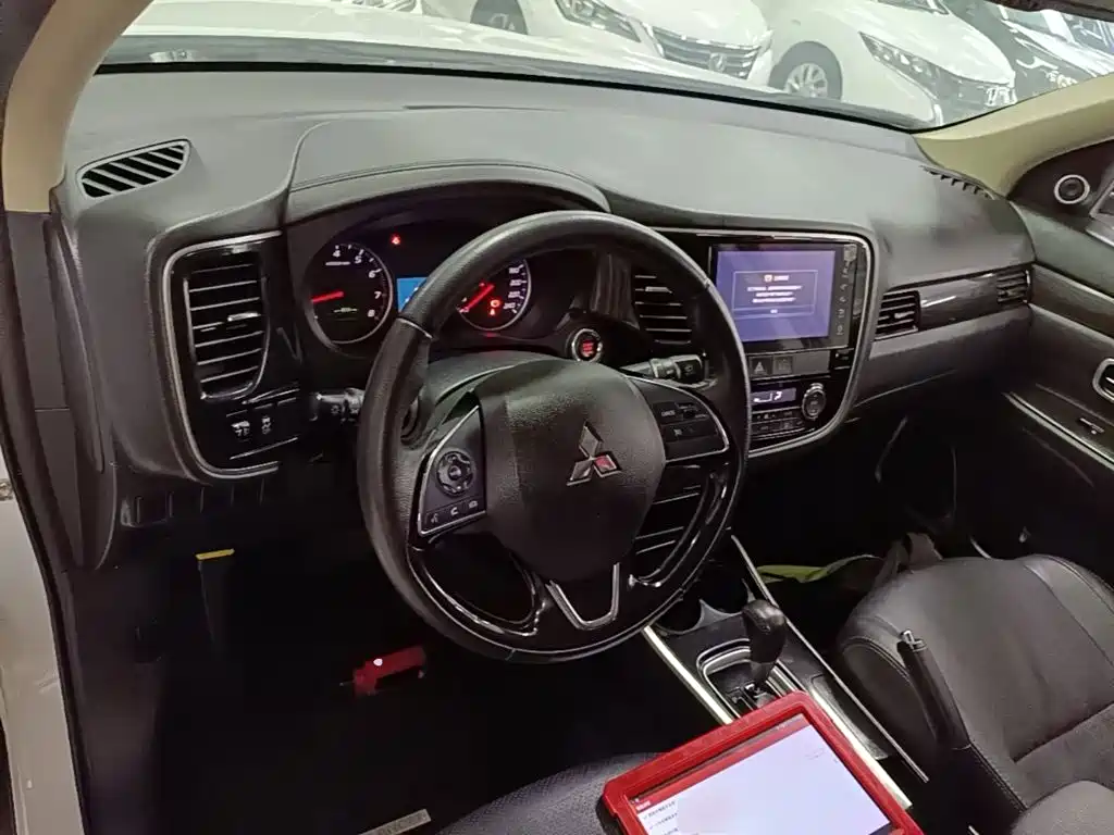 Mitsubishi Outlander 2017 2018 2.0L 2WD Glory Edition 5-seater