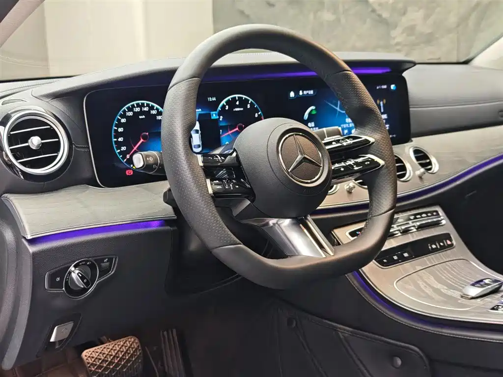 Mercedes-Benz E-Class 2020 E 300 L Sport Fashion Model фото 7