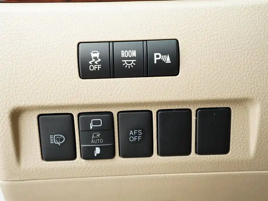 Toyota Alphard 2011 3.5L Luxury Edition фото 9