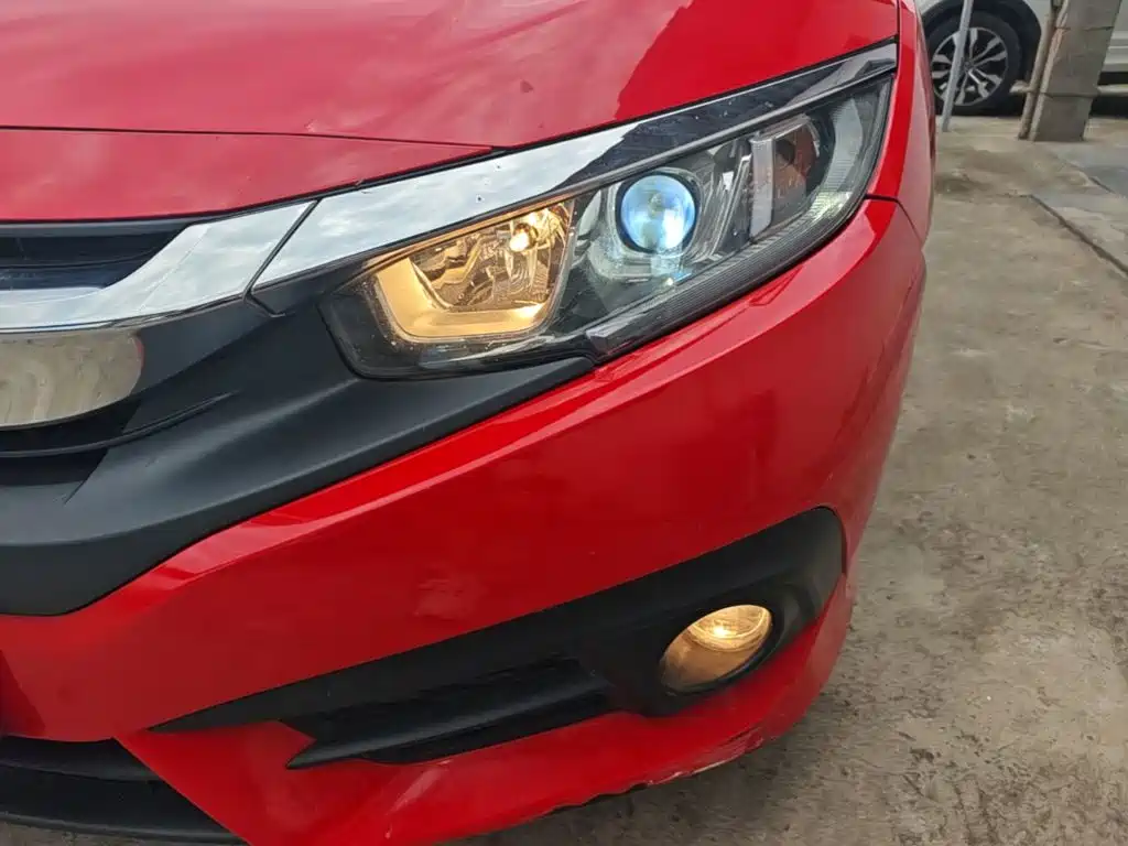 Фото 24 - Honda Civic