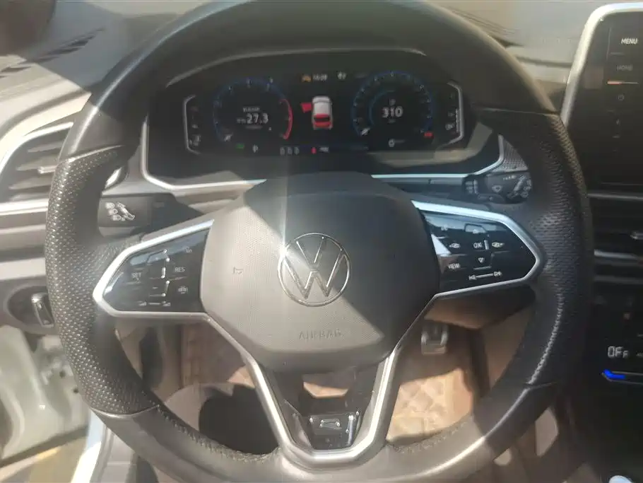 VOLKSWAGEN T ROC EXPLORING SONGS