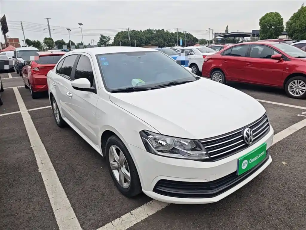 Volkswagen Lavida 2017 1.6L Manual Trend Edition фото 4