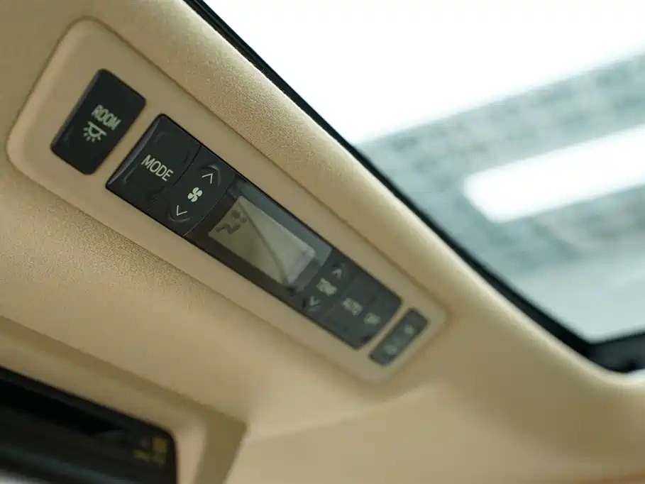 Toyota Alphard 2011 3.5L Luxury Edition фото 26
