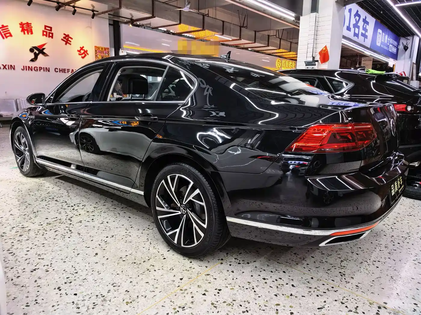 Volkswagen Magotan 2023 Model 2 Million Commemorative Edition 330TSI DSG Luxury фото 6