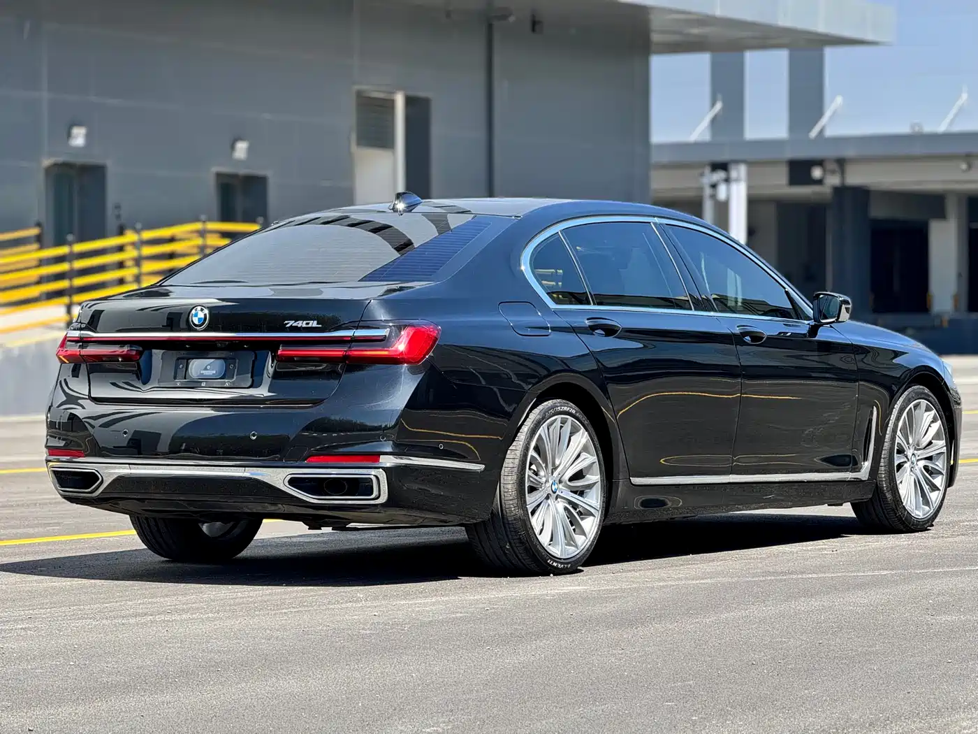 BMW 7 SERIES