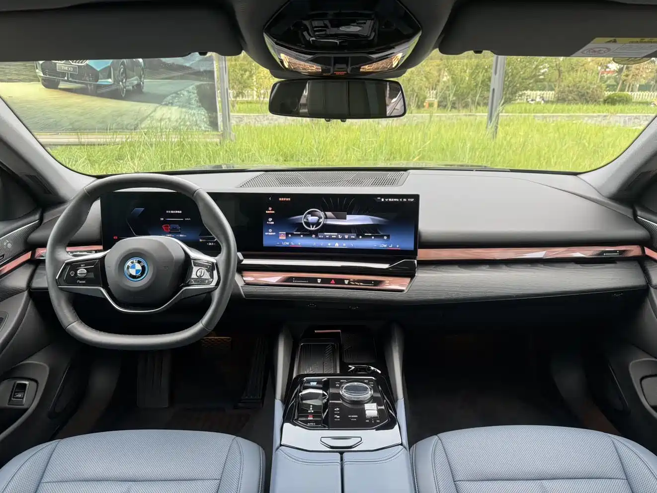 Фото 10 - BMW i5