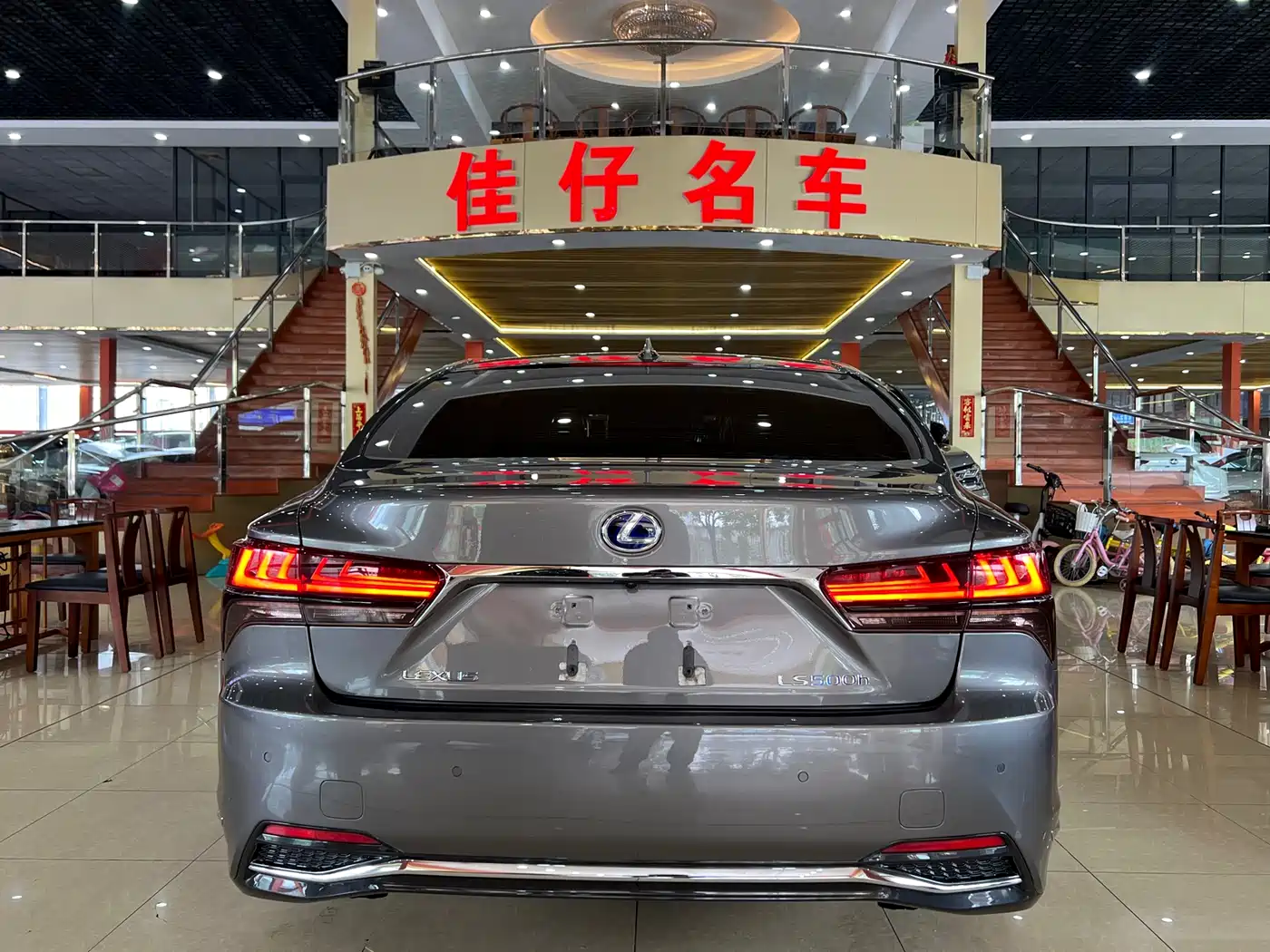 Lexus LS 2021 500h Excellence Edition фото 4