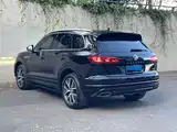 Фото 4 - Volkswagen Touareg