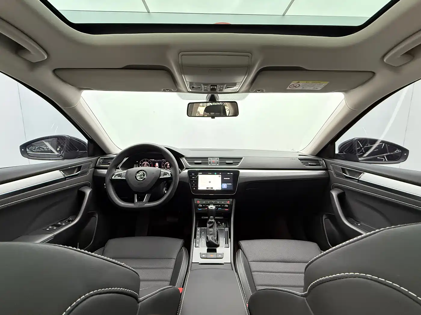 Škoda Superb 2023 TSI280 DSG Premium Edition фото 9