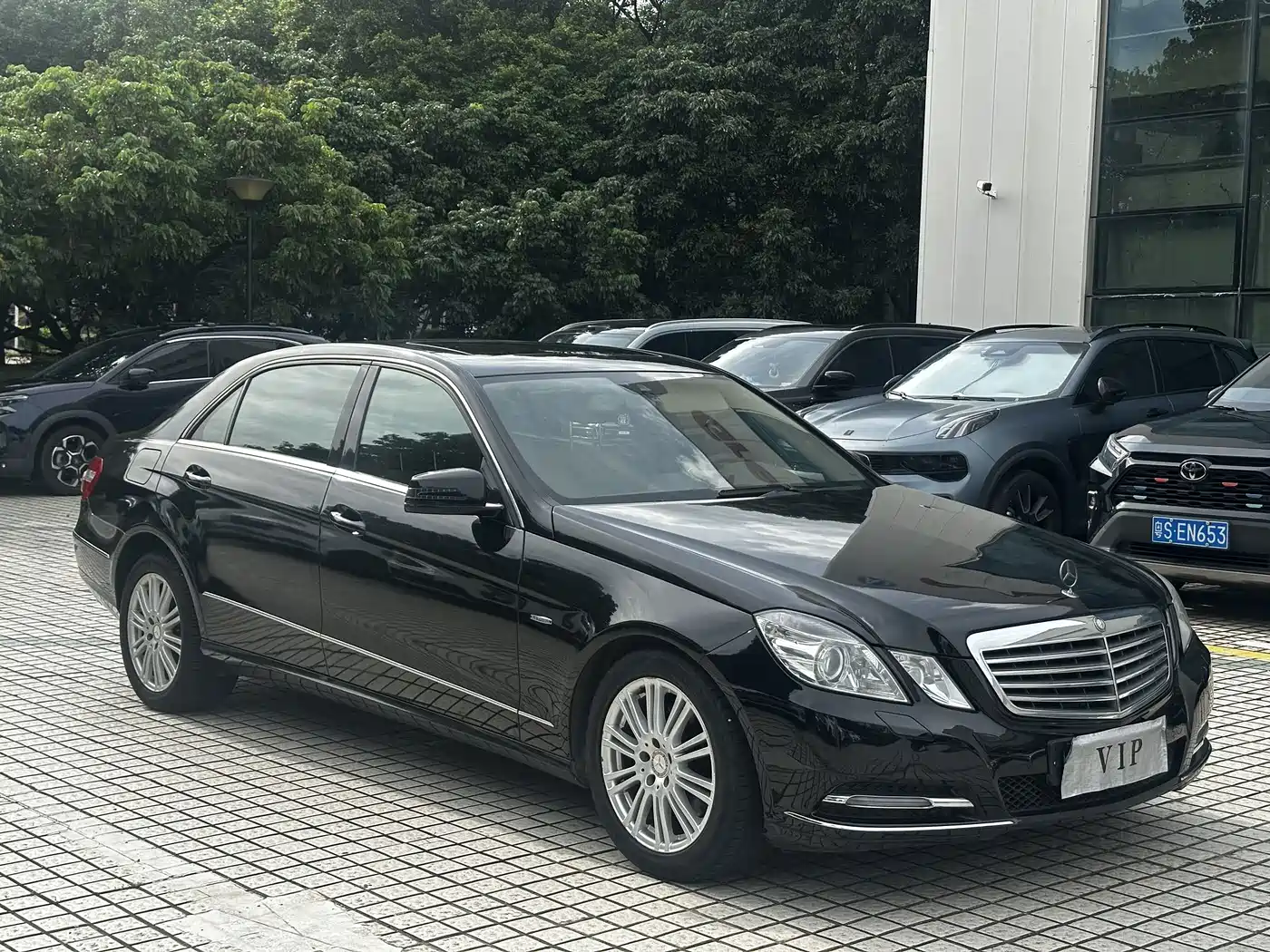 Mercedes-Benz E-Class 2011 2011 E 200 L CGI Elegance