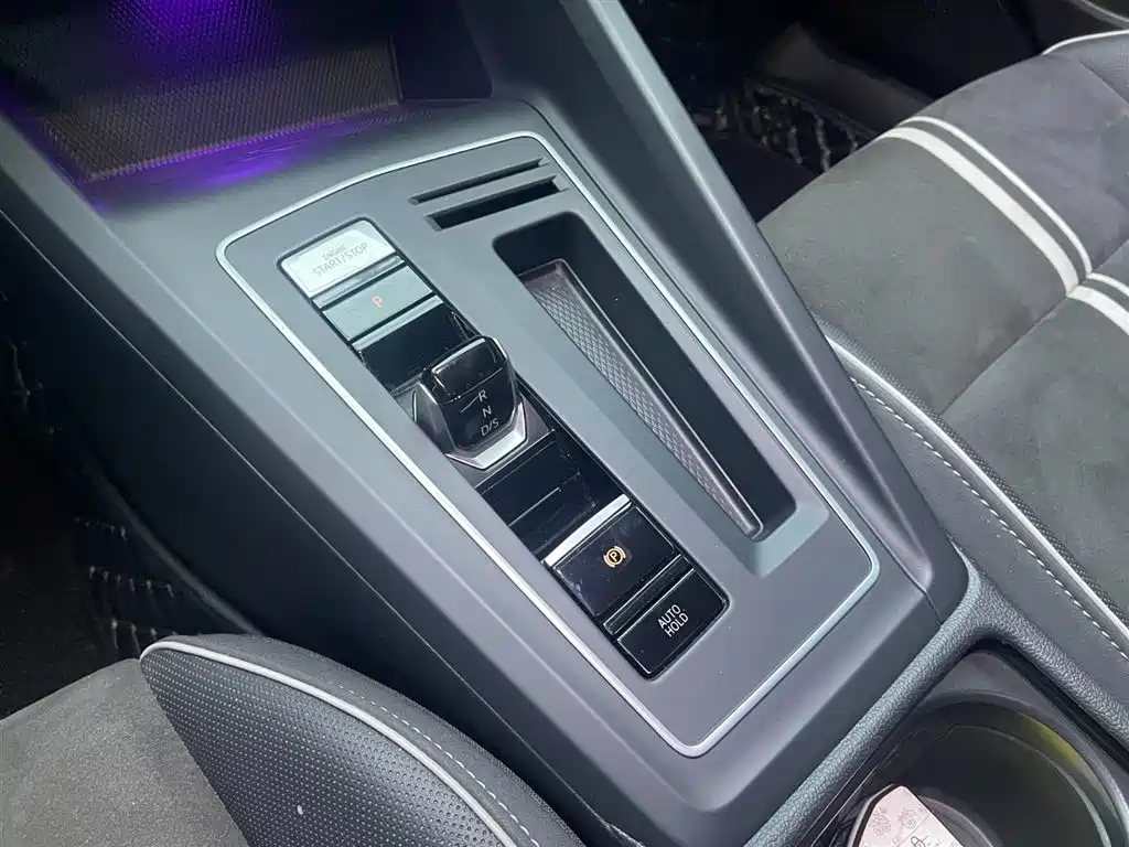 Volkswagen Golf 2021 280TSI DSG R-Line фото 24