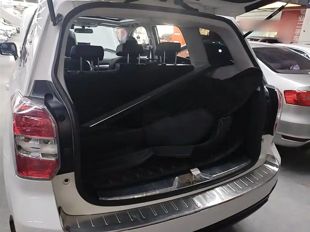 Subaru Forester 2015 2.0i Special Commemorative Edition фото 19