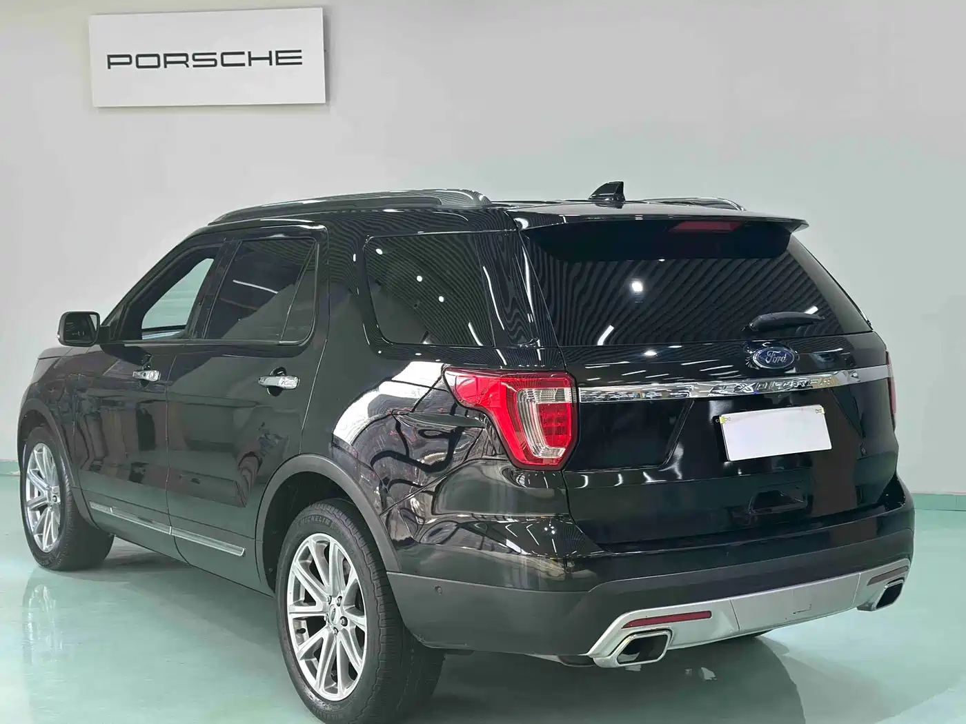 Фото 5 - Ford Explorer (Import)