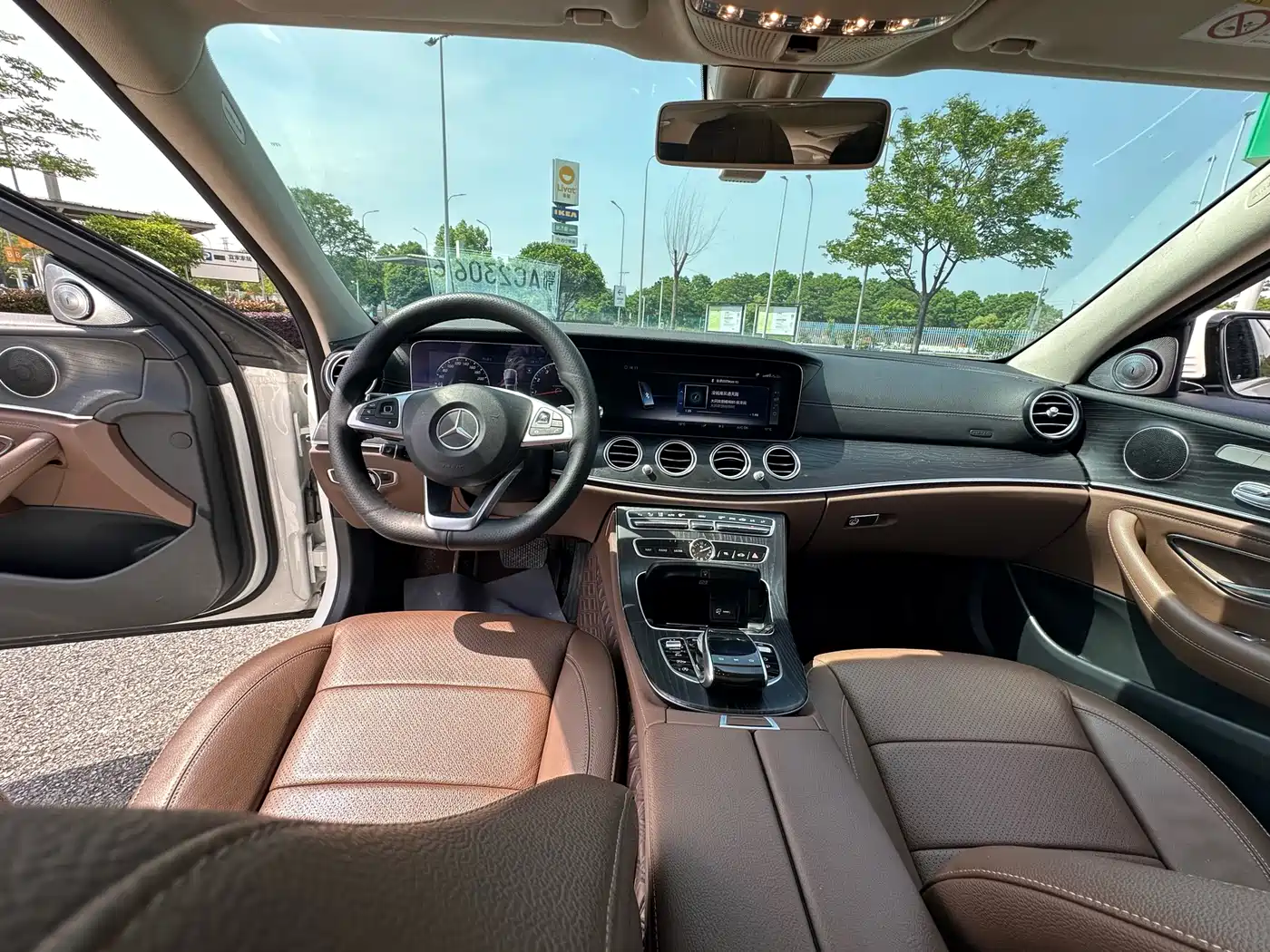 Mercedes-Benz E-Class 2016 E 300 L Sport Fashion Type фото 12