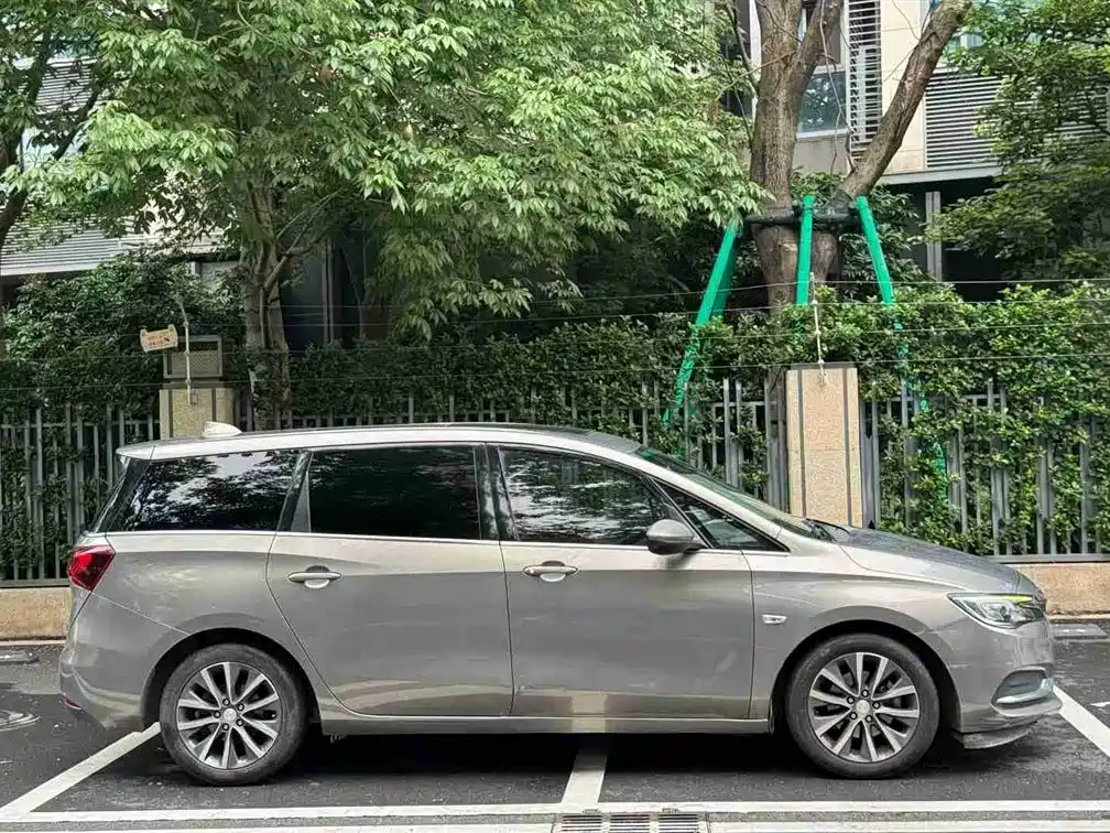 Buick GL6 2018 18T 6-Seater Premium фото 4