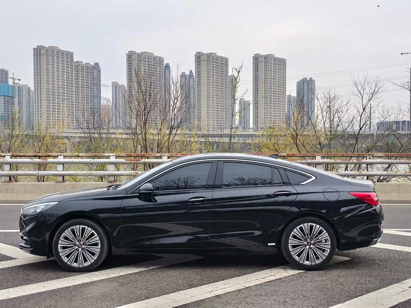 Hongqi H5 2022 Classic Facelift 1.5T DCT Flag Rhythm Edition фото 9