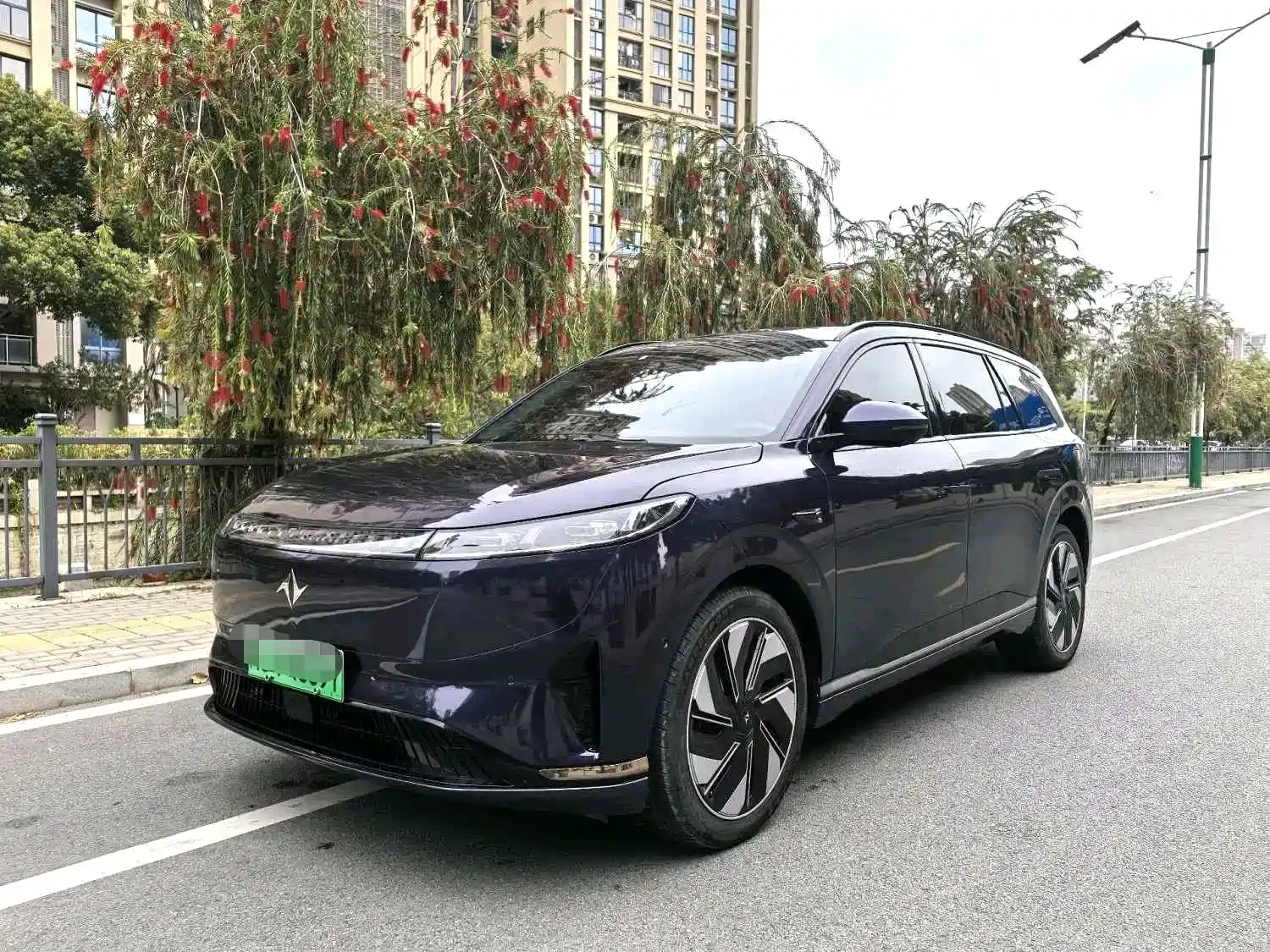 Фото 1 - Dongfeng Yipai eπ008