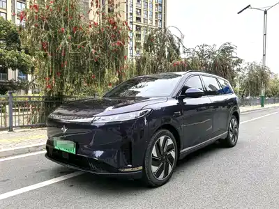 Dongfeng eπ008