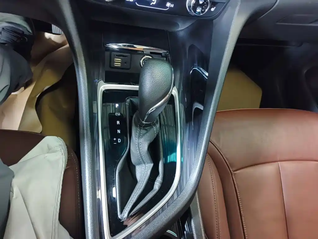 Buick GL6 2018 2018 18T 6-Seater Premium
