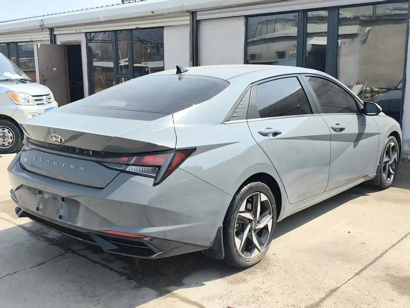 Hyundai Elantra 2021 1.5L CVT GLX Elite Edition фото 20