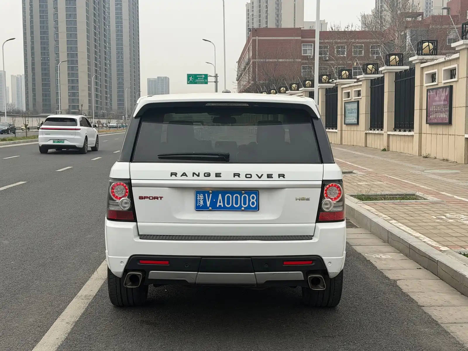 صورة 19 - Land Rover Range Rover Sport