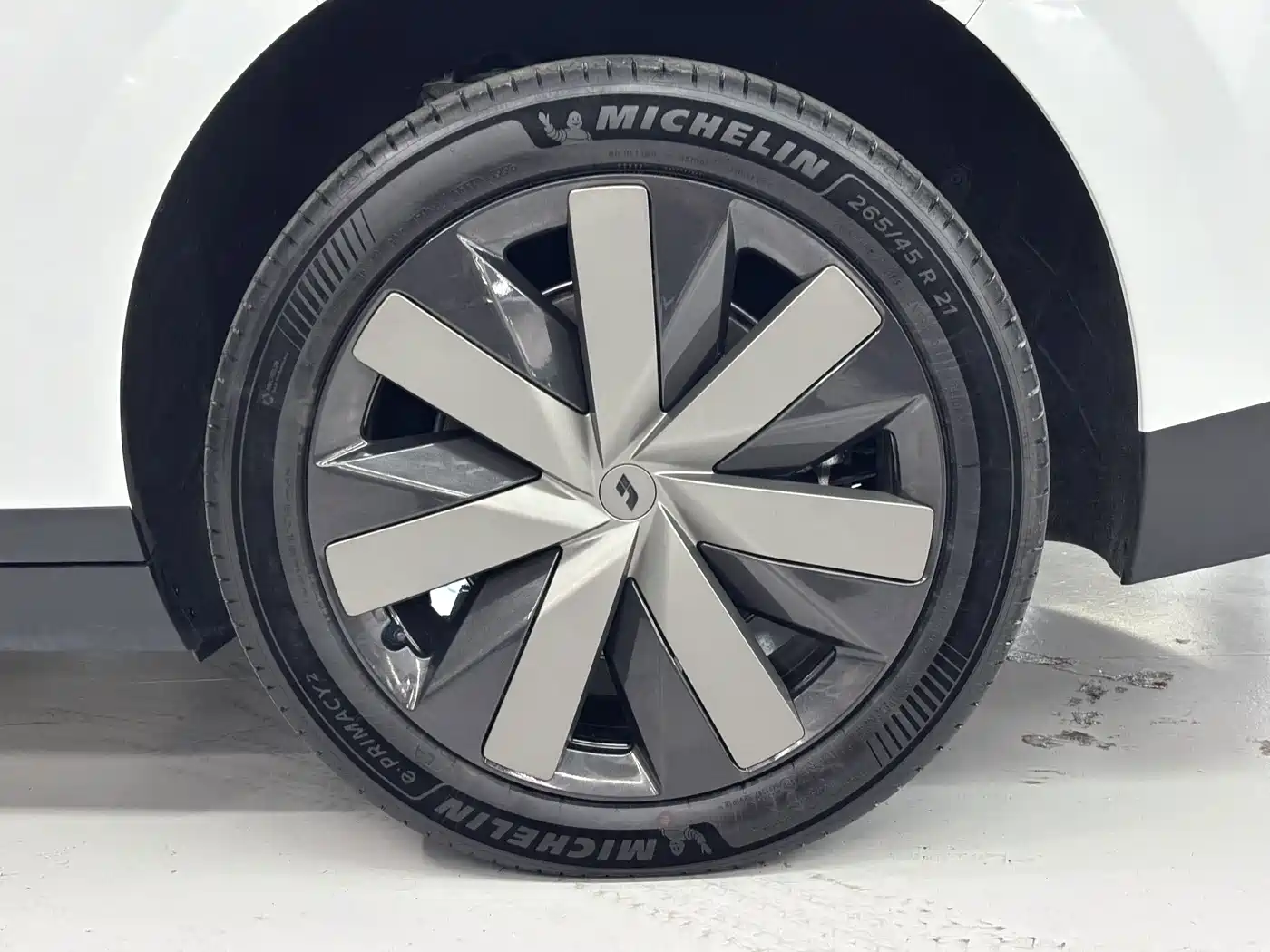 Li Auto Li i8 2026 2025 Standard Edition