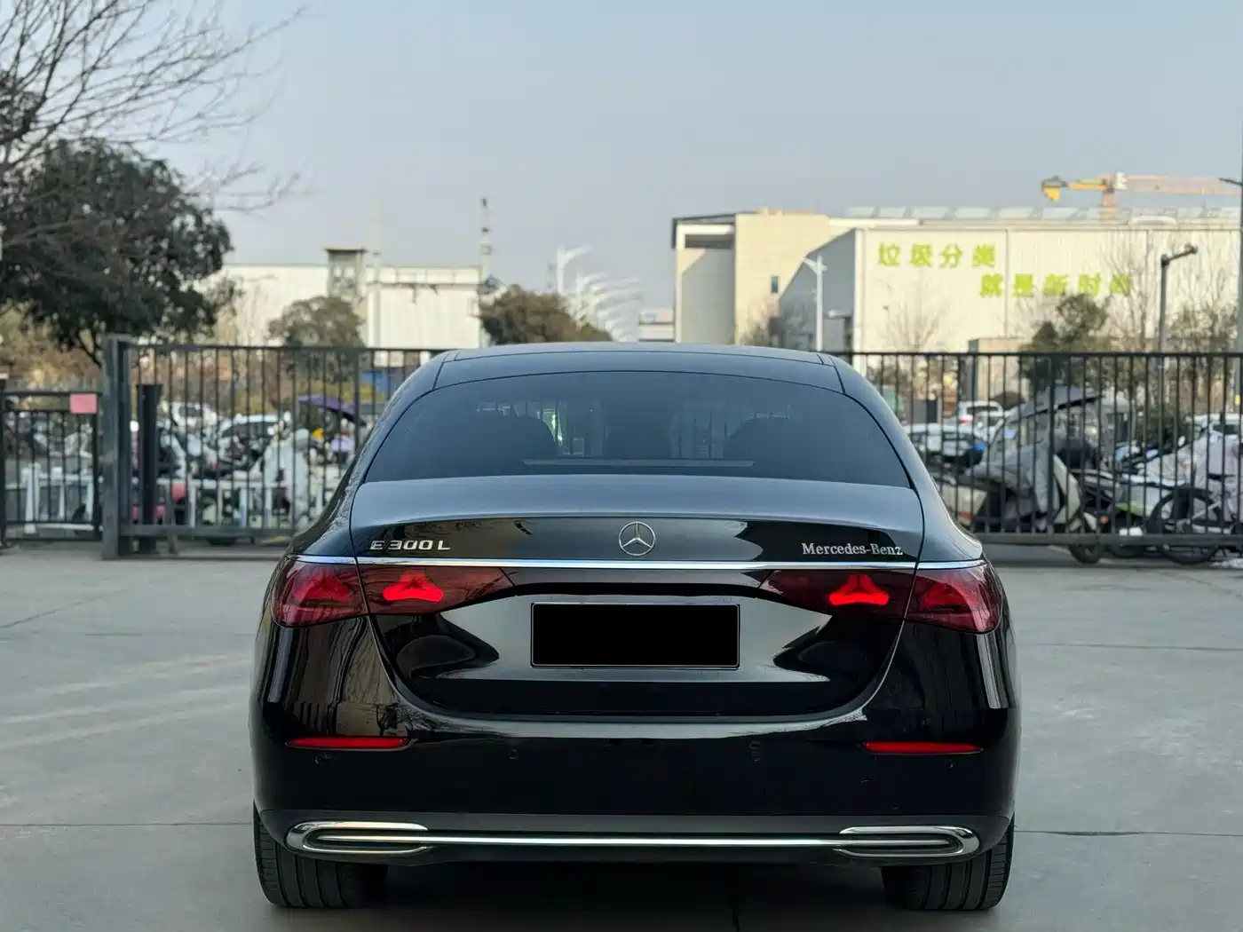 Mercedes-Benz E-Class 2024 E 300 L Fashion фото 13