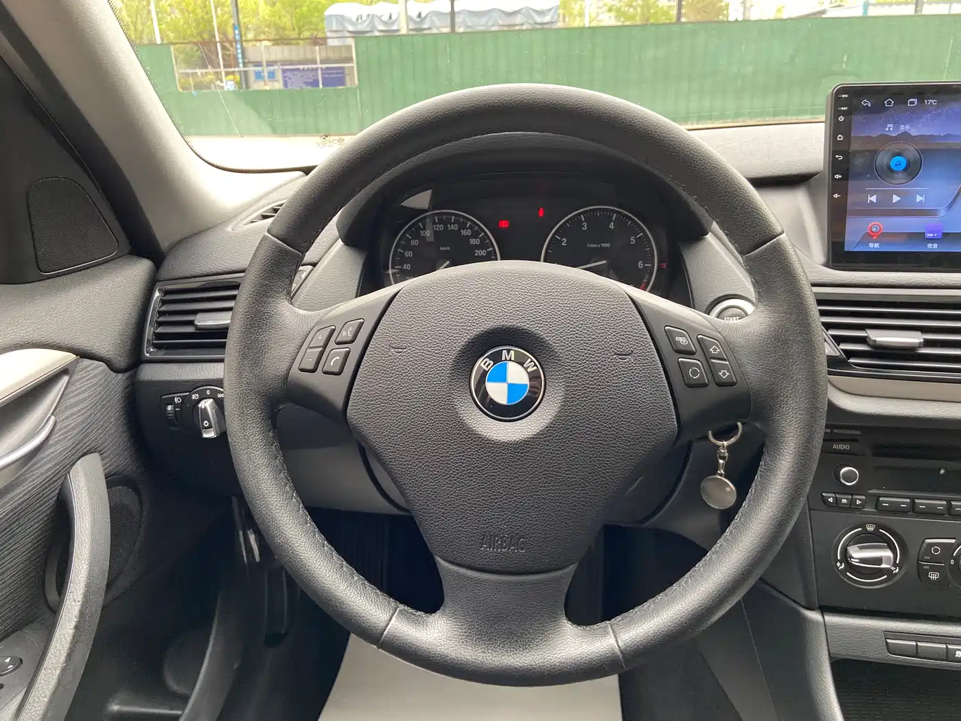 BMW X1 2013 sDrive18i Fashion фото 11