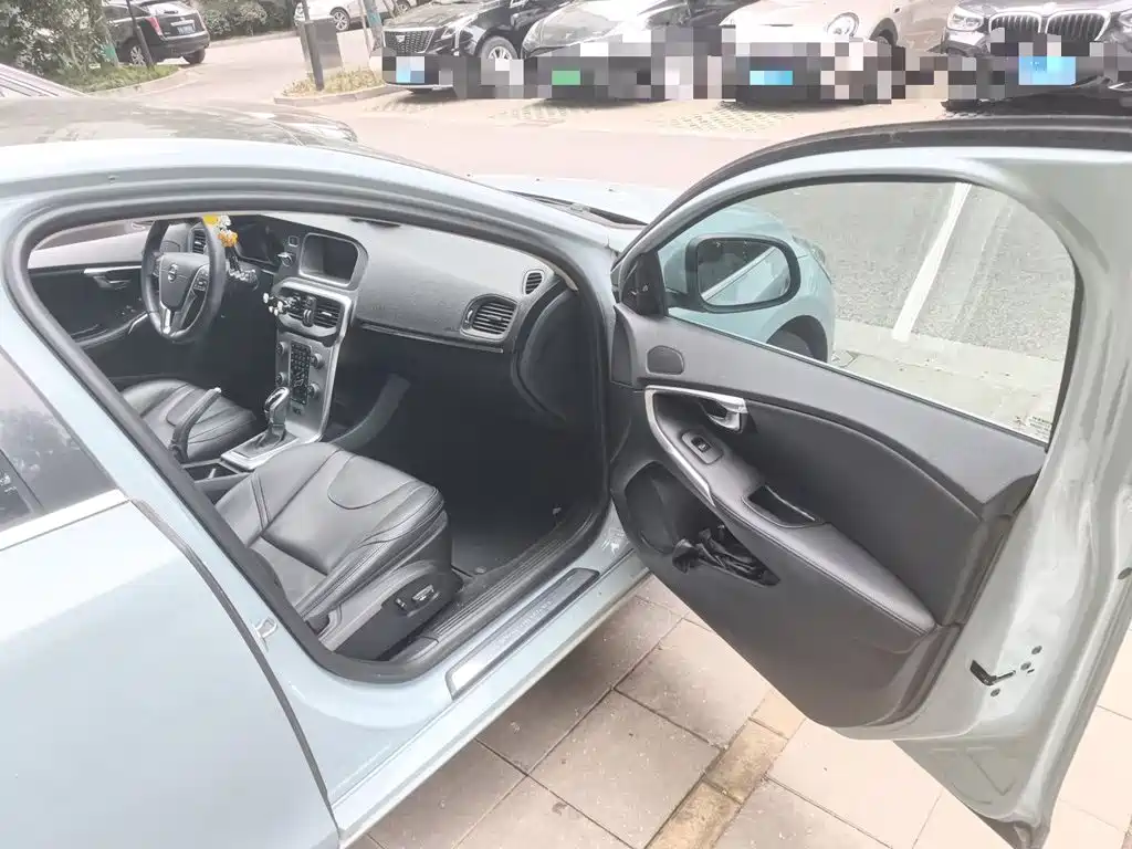 Photo 19 - Volvo V40