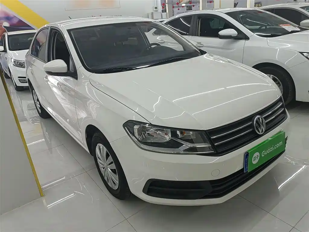 VOLKSWAGEN SANTANA