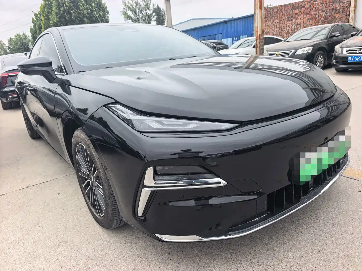 Geely Galaxy Galaxy Xingyao 8 2025 2025 130km EM-i Premium Edition
