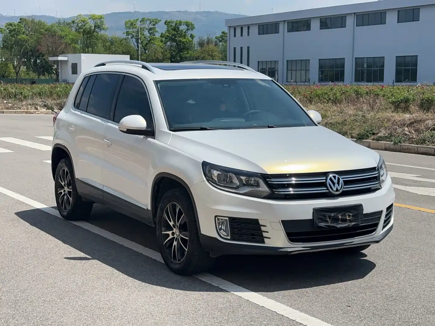 Volkswagen Tiguan 2016 Model 300TSI Automatic 2WD Luxury Edition фото 3