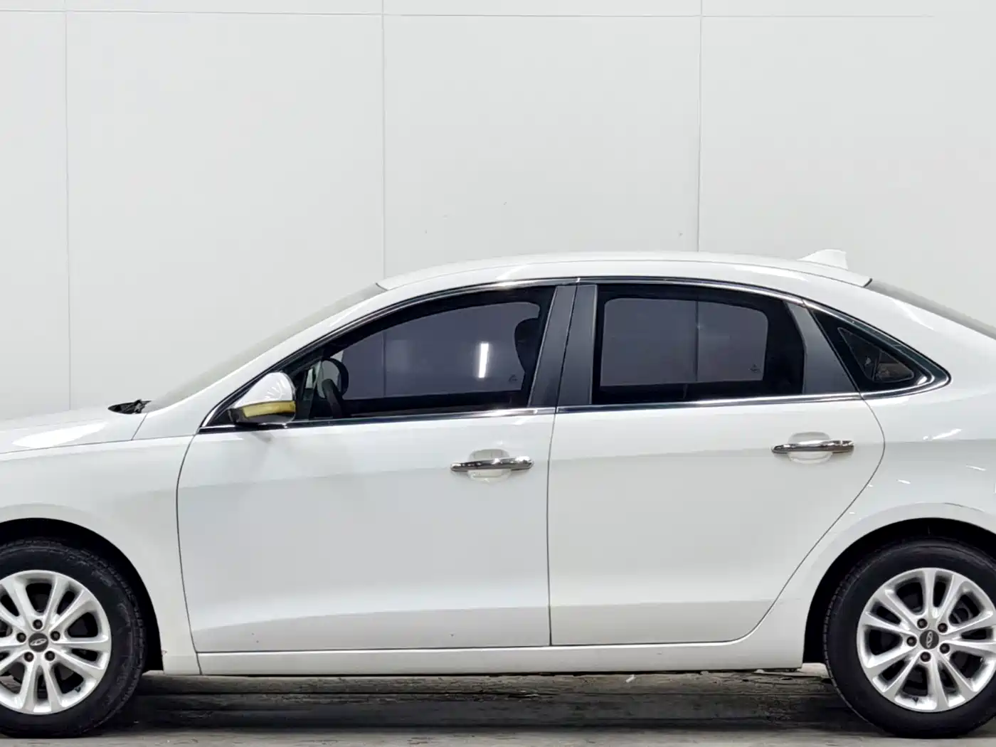 Chery Arrizo 7 2014 2014 1.6L Manual Zhishang Magic Edition