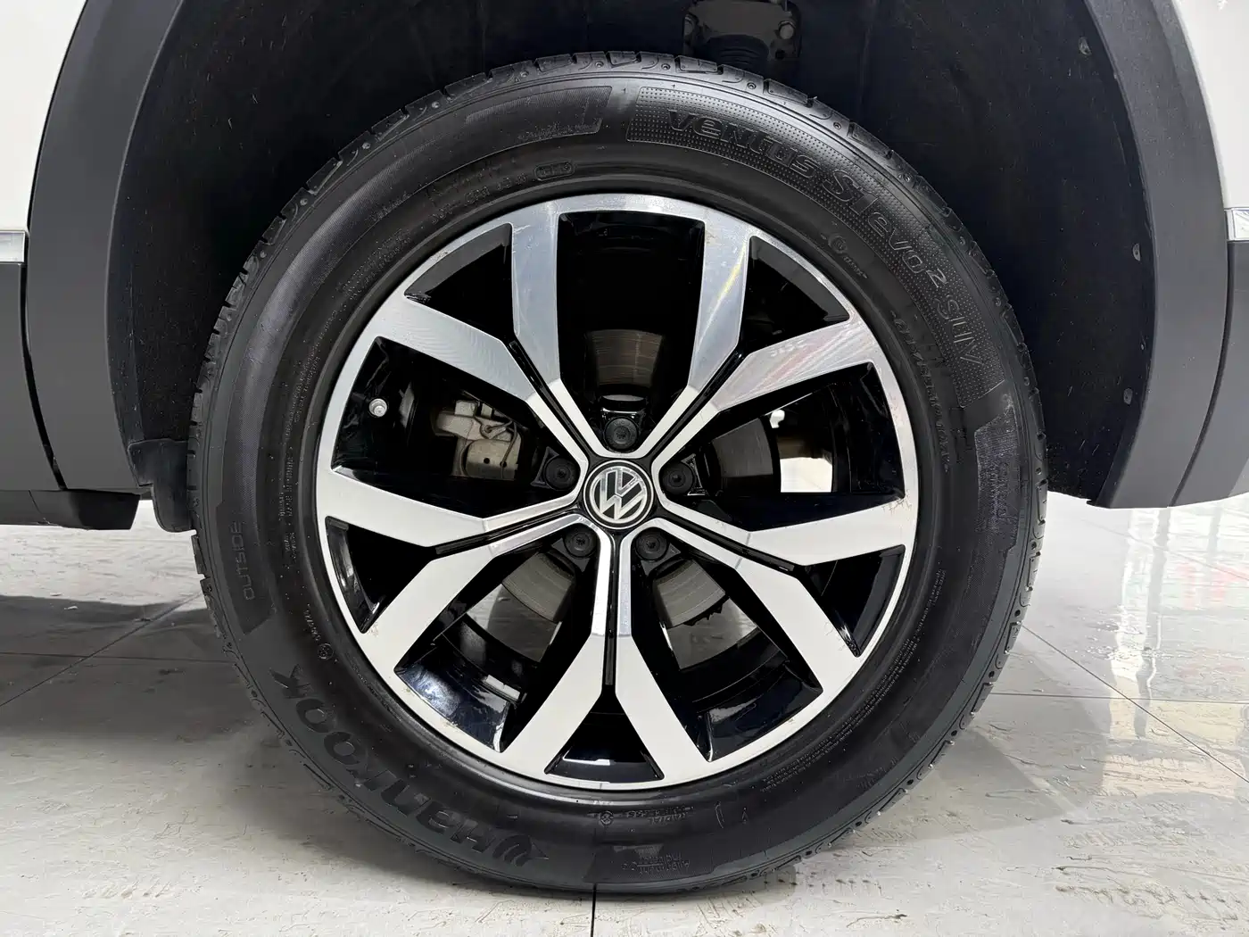Volkswagen Teramont 2020 380TSI 4WD Luxury Edition China VI фото 14