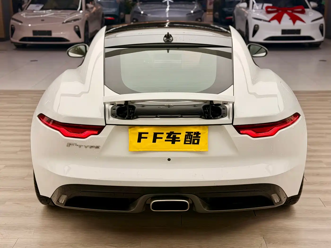 Jaguar F-TYPE 2022 P300 Hardtop R-DYNAMIC BLACK фото 9