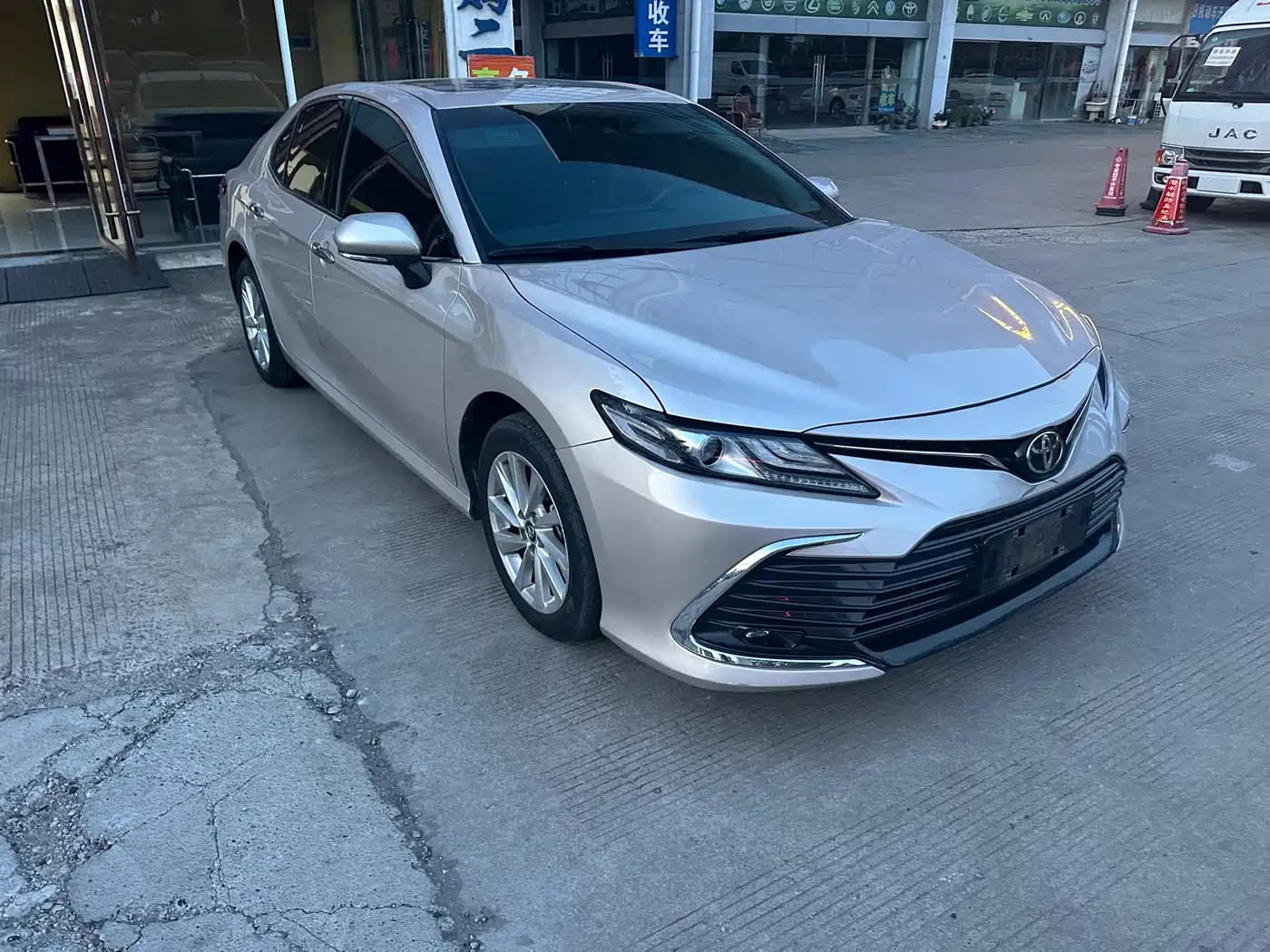 Toyota Camry 2021 2.0G Luxury Edition фото 3