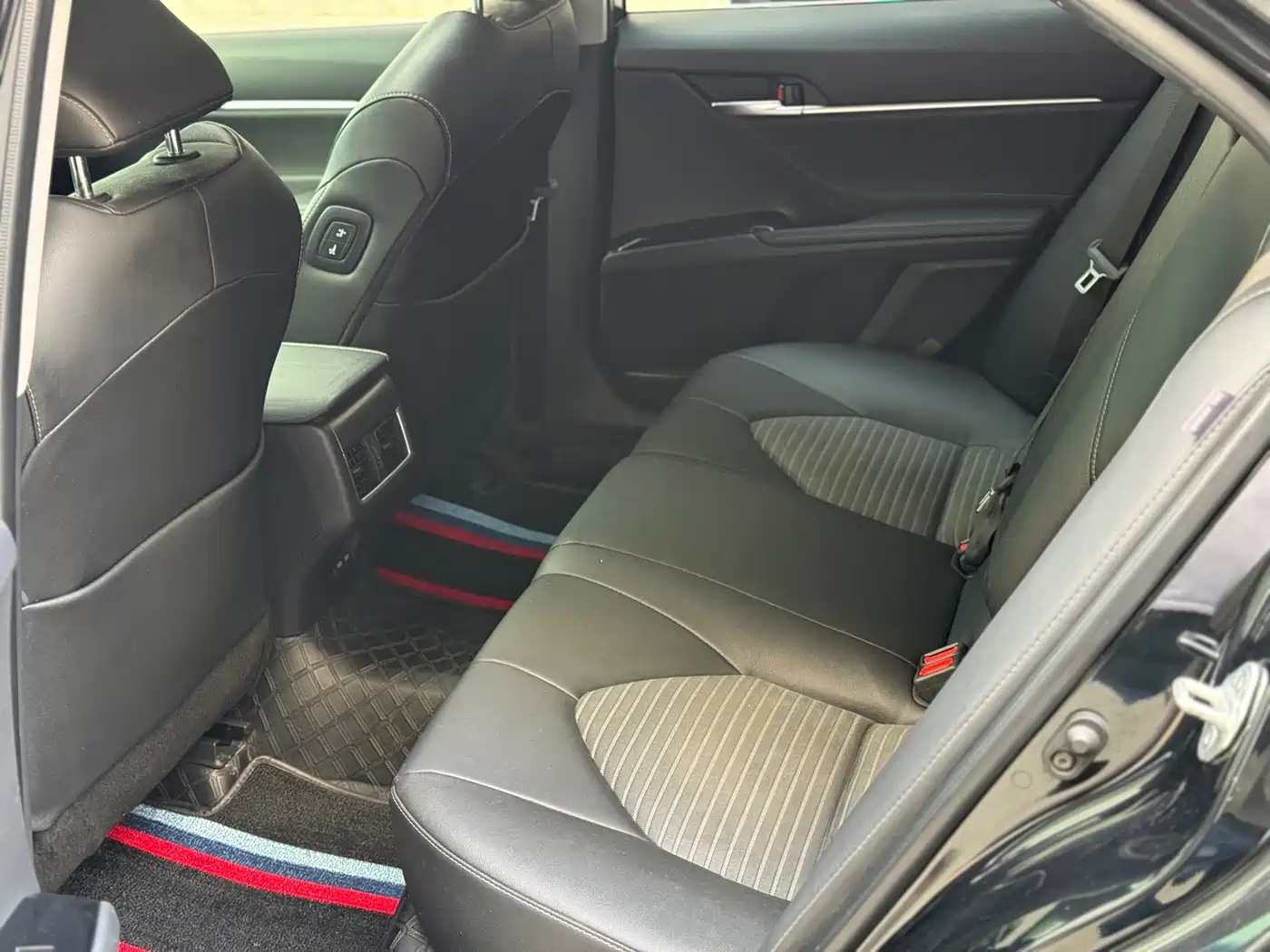 Toyota Camry 2023 2.0S Knight Edition фото 8